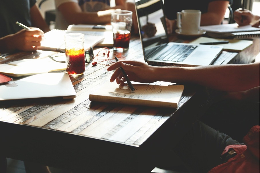 Read more about the article 5 Dinge, die Du als Unternehmer und Selbstständer unbedingt brauchst, um ein erfolgreiches Online Business aufzubauen, was Dir stabile 5 stellige Monatsumsätze generiert!